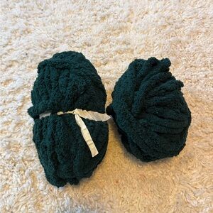 Dark Green Yarn Bundle